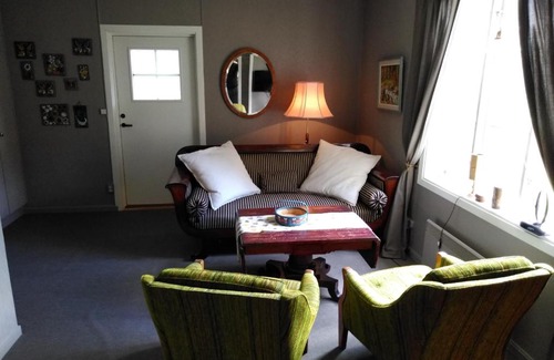 Bergvik Casa | Sunny Hill Cottage