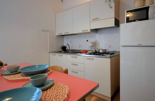 Lignano Sabbiadoro Apartamento | Apartamento de vacaciones soleado no muy lejos de la playa