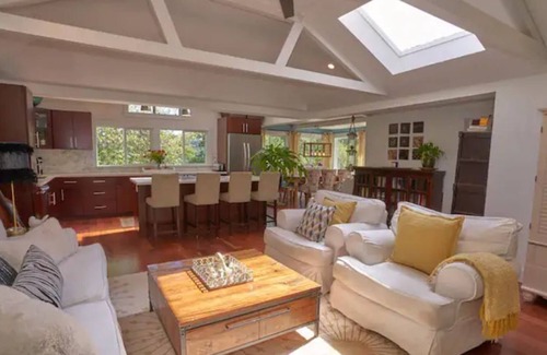 San Anselmo Cabaña | Sunny Home in the Heart of San Anselmo