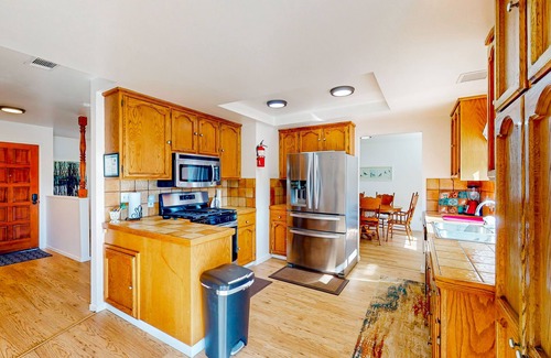 Nipomo Casa | Sunny home near downtown with patio, fireplace, grill, washer/dryer, & Roku