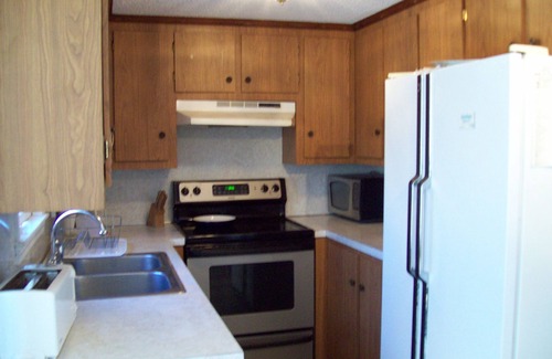 West Yarmouth Casa | Casa soleada en Lewis Bay, 200 yardas por Sandy Path a la playa.