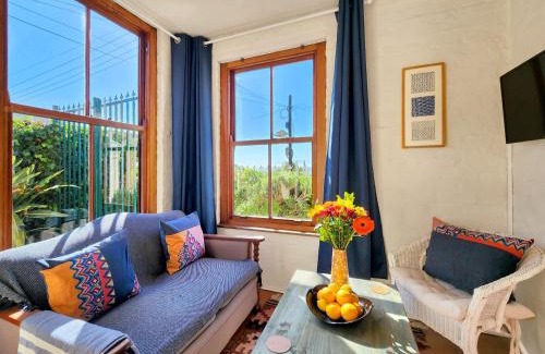 Kalk Bay Apartamento | Sunny Kalk Bay Garden Cottage Walk to Harbour