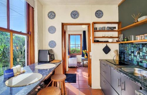 Kalk Bay Apartamento | Sunny Kalk Bay Garden Cottage Walk to Harbour