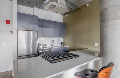 Lake View East Apartamento | Sunny Lakeview 1BR w/ Rooftop & Gym, nr Lincoln Park, by Blueground