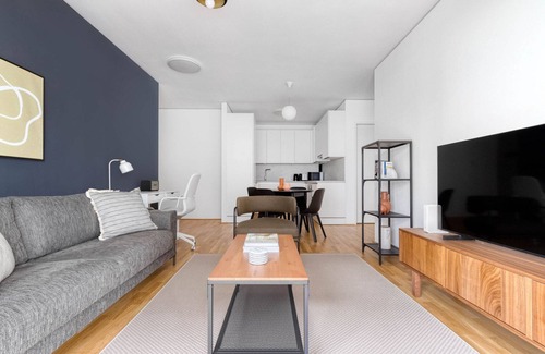 Vienna Apartamento | Sunny Leopoldstadt 2BR w/ Gym & Balcony, near U2, by Blueground