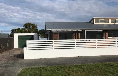 Saint Kilda Casa | Sunny Little Gem on the Flat
