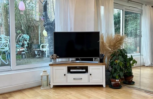 Seven Sisters Apartamento | Sunny London Garden Apartment