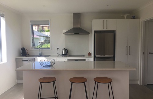 Raglan Casa | Sunny Lorenzen Bay House