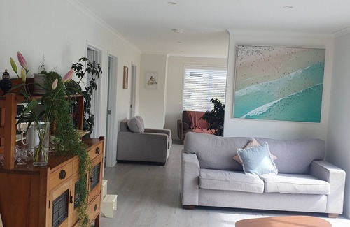 Raglan Casa | Sunny Lorenzen Bay House