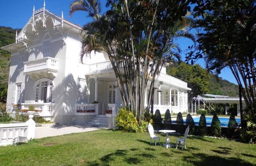 Alto da Boa Vista Casa | Sunny Mansion with Pool