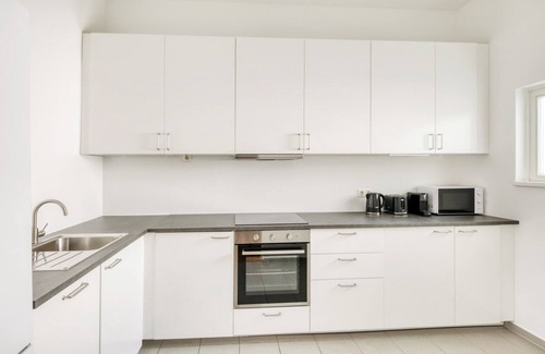 Matzleinsdorf Apartamento | Sunny Margareten 2BR w/ Elevator near Matzleinsdorferplatz, by Blueground