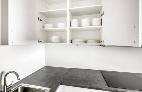 Matzleinsdorf Apartamento | Sunny Margareten 2BR w/ Elevator near Matzleinsdorferplatz, by Blueground