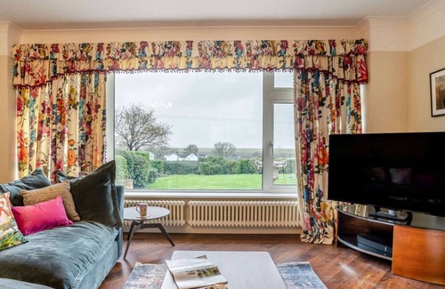 Llanrhidian Casa | Sunny Marshes in the beautiful Swansea