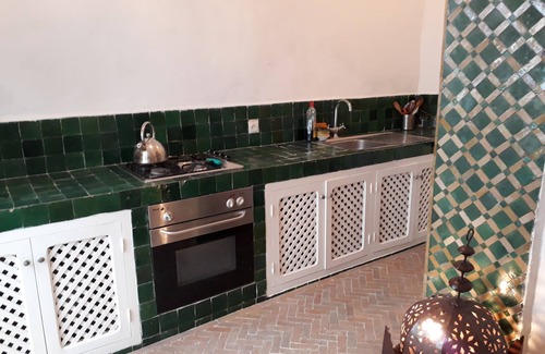 Medina Casa | Sunny Medina House-Covered Chill Patio-2-4 Persons