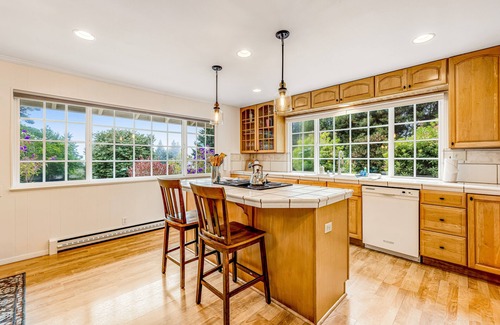 Mendocino Casa | Sunny Mendocino getaway with hot tub, fireplace, enclosed yard & trail to beach