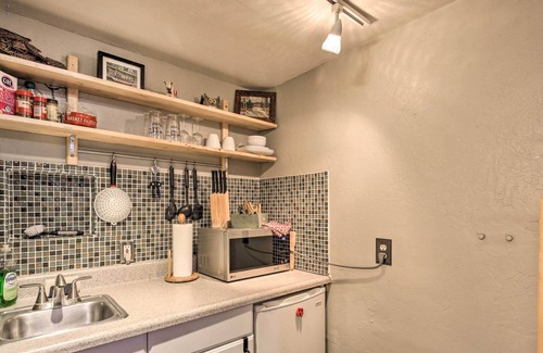 Mission Hills Apartamento | Sunny Mission Hills Apt w/ Patio: 1 Mi to Old Town