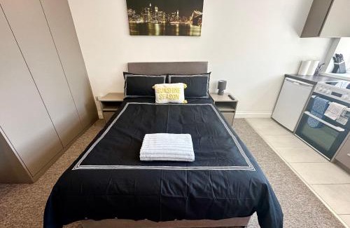 West Hendon Apartamento | Sunny Modern, Private Apartment,15 Mins To Central London