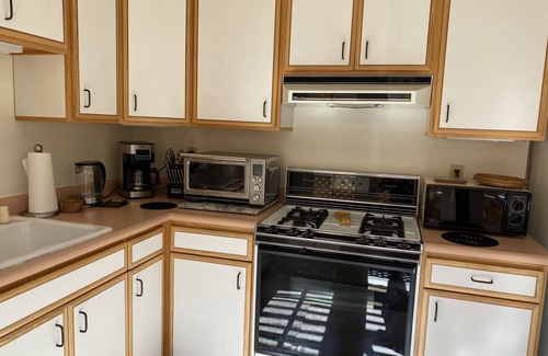 North Berkeley Apartamento | Sunny one bedroom duplex apartment in the heart of the Berkeley gourmet ghetto
