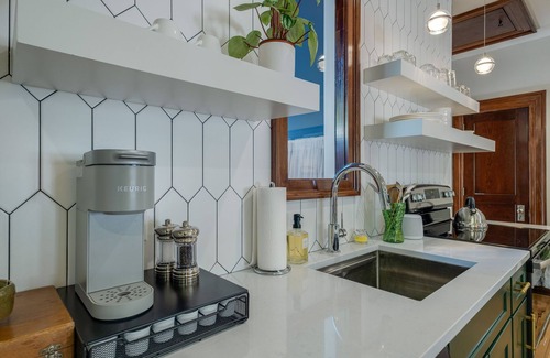 Eastwood Casa | Sunny, Open & Spacious Private Carriage House in a peaceful neighborhood!