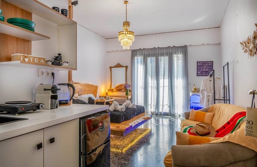 Old Town Rethymnon Casa | Sunny Palm Room Crete