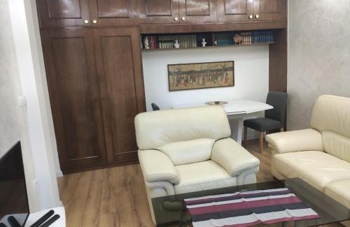 Banovo brdo Apartamento | Sunny parkside retreat