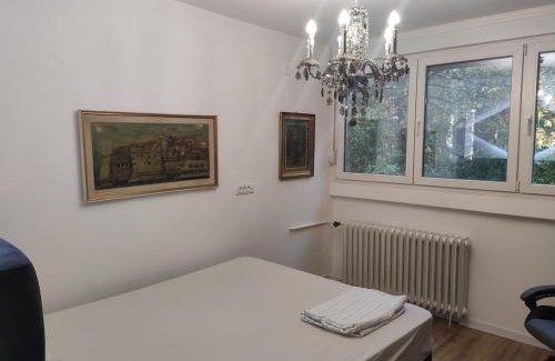 Banovo brdo Apartamento | Sunny parkside retreat