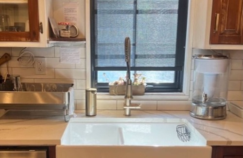 Greenwich Apartamento | Sunny Peaceful Convenient in Lovely Downtown Greenwich