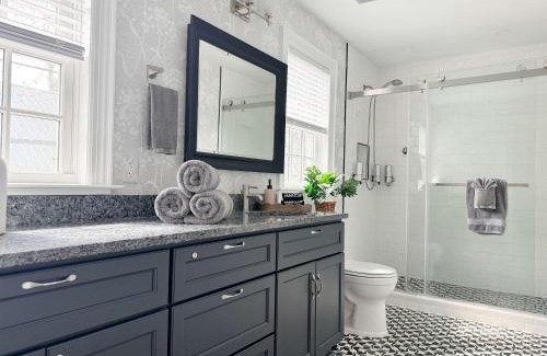 Dixon Park Apartamento | Sunny & Playful Carriage House in Downtown Savannah Stay Here and Walk Everywhere