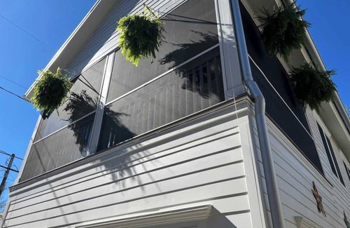 Eastside Apartamento | Sunny & Playful Carriage House in Downtown Savannah Stay Here and Walk Everywher