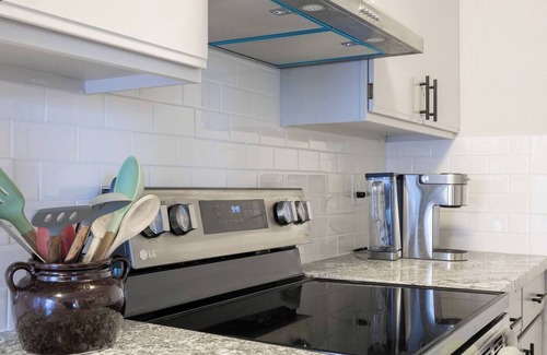 Central Hyde Park Apartamento | Sunny/Quiet/1 Bedroom/Entire Unit