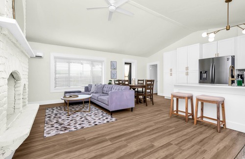 Victoria Park Casa | Sunny Retreat - Mins 2 Beach & DT - Fenced Yard