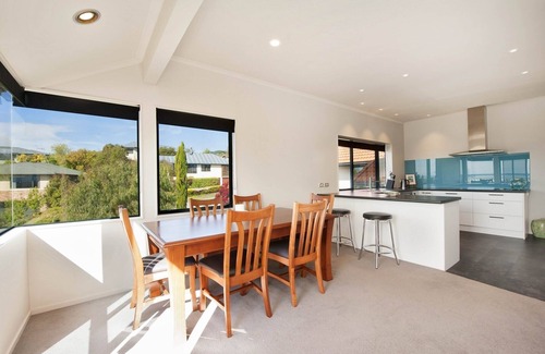 Richmond Casa | Sunny Richmond Holiday Home