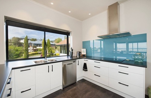 Richmond Casa | Sunny Richmond Holiday Home