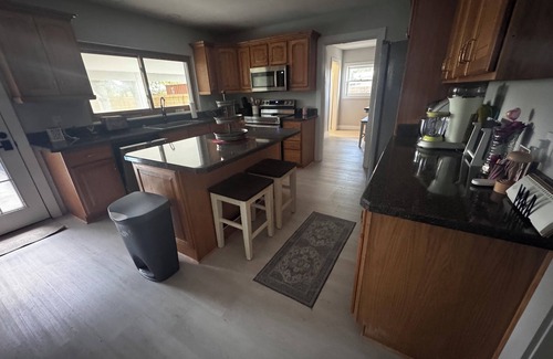 Ruskin Casa | Sunny Ruskin Escape – 3BR Home with Pool & Near the Bay