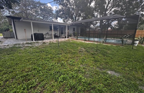 Ruskin Casa | Sunny Ruskin Escape – 3BR Home with Pool & Near the Bay