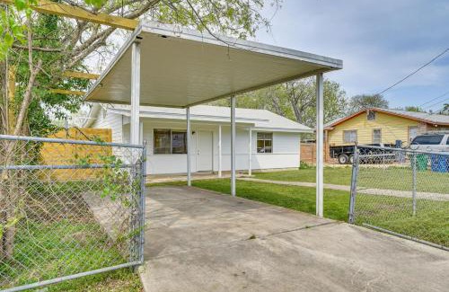 Uptown Casa | Sunny San Antonio Home Near Downtown Pets Welcome