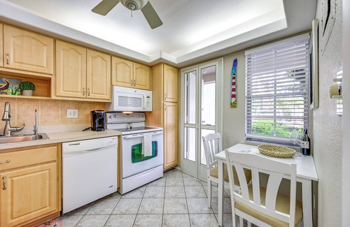Braden River Condominio | Sunny Sarasota Oasis w/ Private Screened Lanai
