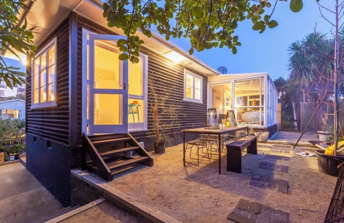 Paraparaumu Casa | Sunny Seaside Escape - Raumati South