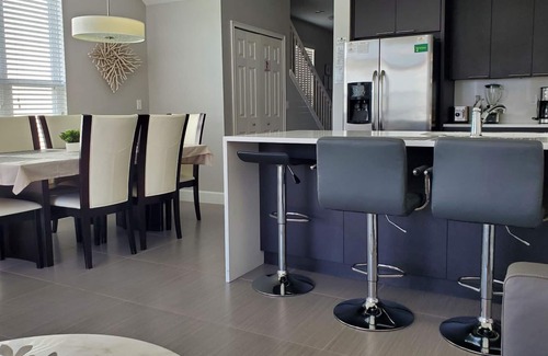 Silver Creek Casa | Sunny Serenity - Contemporary Townhome Near Area Attractions