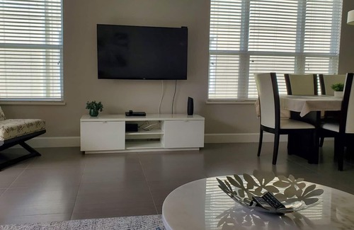 Silver Creek Casa | Sunny Serenity - Contemporary Townhome Near Area Attractions