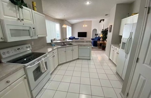 Haines City Villa | Sunny Serenity: Your Ultimate Florida Getaway Awaits! Disney, Golf and Legoland