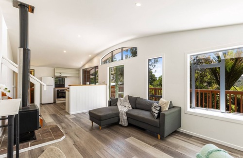 Bethells Beach Casa | Sunny, Sheltered And Minutes From The Beach
