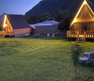 Gergeti Chalet De Esquí | Sunny Side Cottage