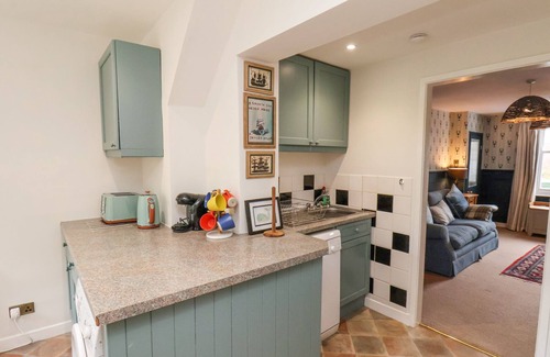 Runswick Bay Cabaña | SUNNY SIDE, country holiday cottage, with open fire in Runswick Bay