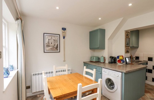 Runswick Bay Cabaña | SUNNY SIDE, country holiday cottage, with open fire in Runswick Bay