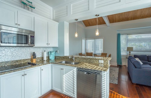 Carrabelle Cabaña | Sunny Side Up 1br/1ba less than 5 min. to beach!