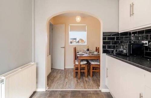 South Shields Casa | Sunny South Shields House close to the beach