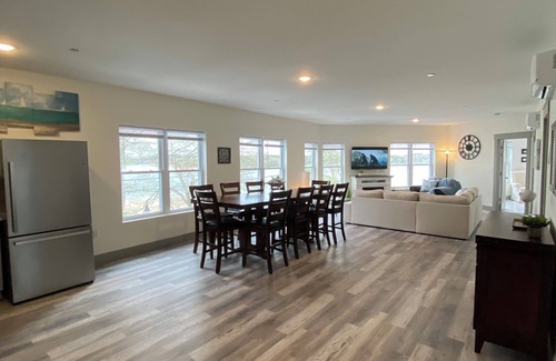Onset Apartamento | Sunny, Spacious, Stunning! Beachfront Onset Beach The Gateway to Cape Cod
