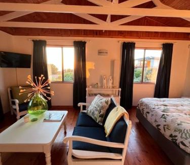 Brenton-on-Sea Apartamento | Sunny studio in the sky