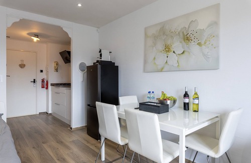 Wijk aan Zee Apartamento | Sunny Studio: Only 5-Min Walk to Sea & Dunes